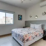 Private Roof With Bbq Shared Pool And Playground